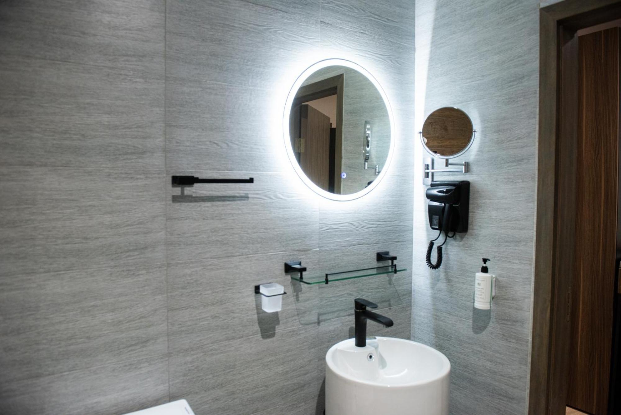 Silk Road Premium Hotel ทาชเคนต์ ภายนอก รูปภาพ