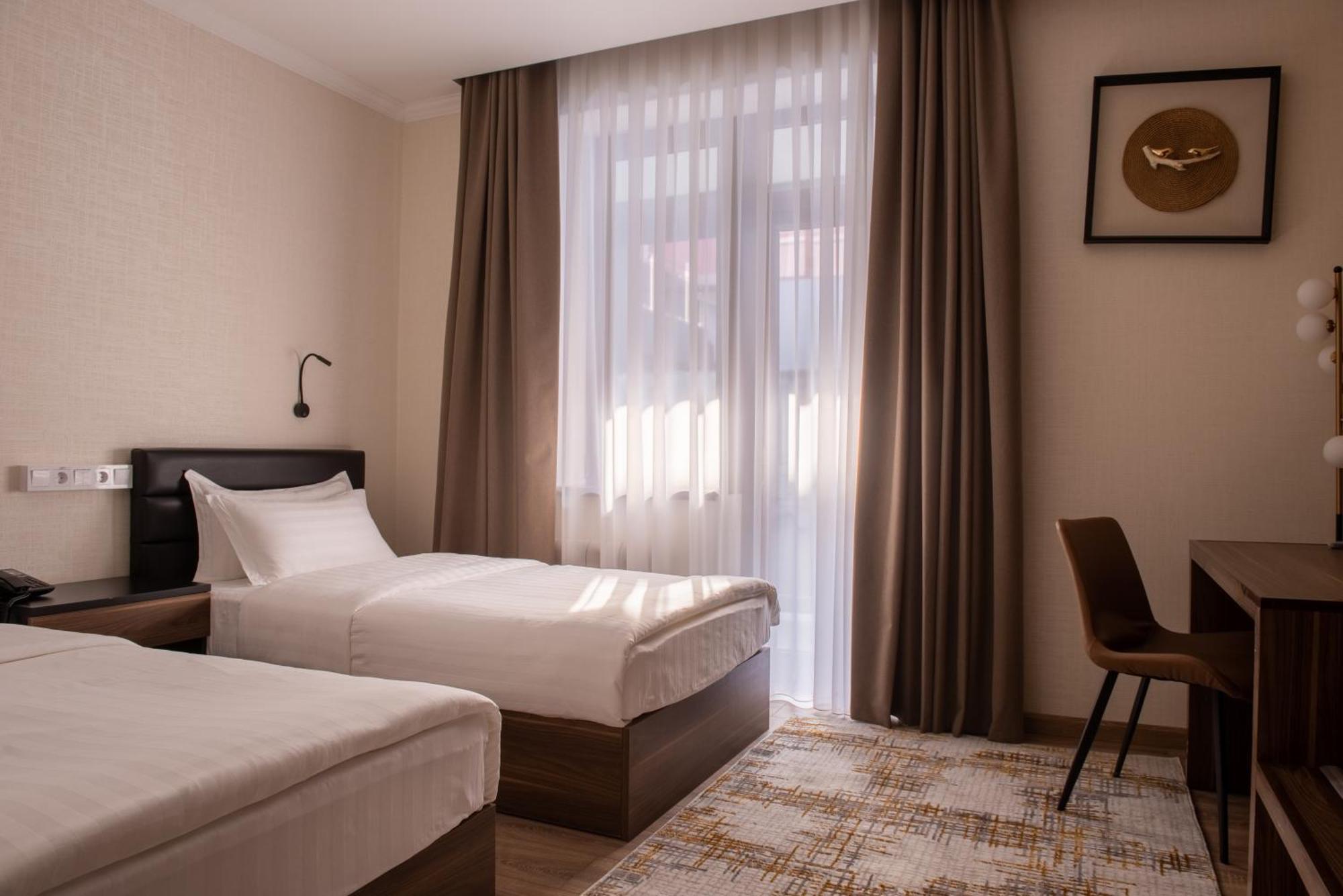 Silk Road Premium Hotel ทาชเคนต์ ภายนอก รูปภาพ