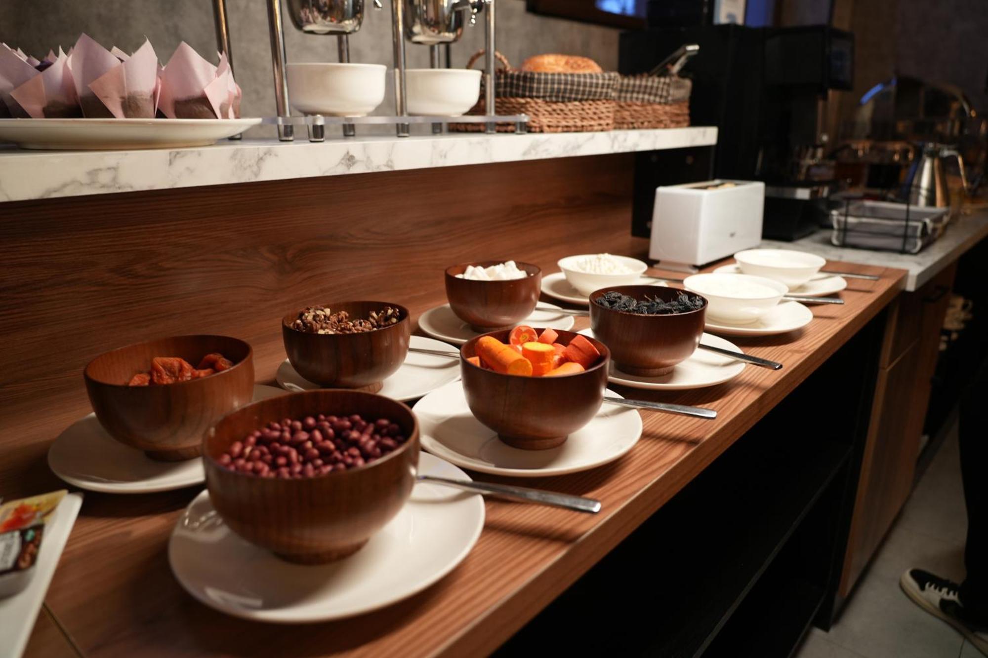 Silk Road Premium Hotel ทาชเคนต์ ภายนอก รูปภาพ